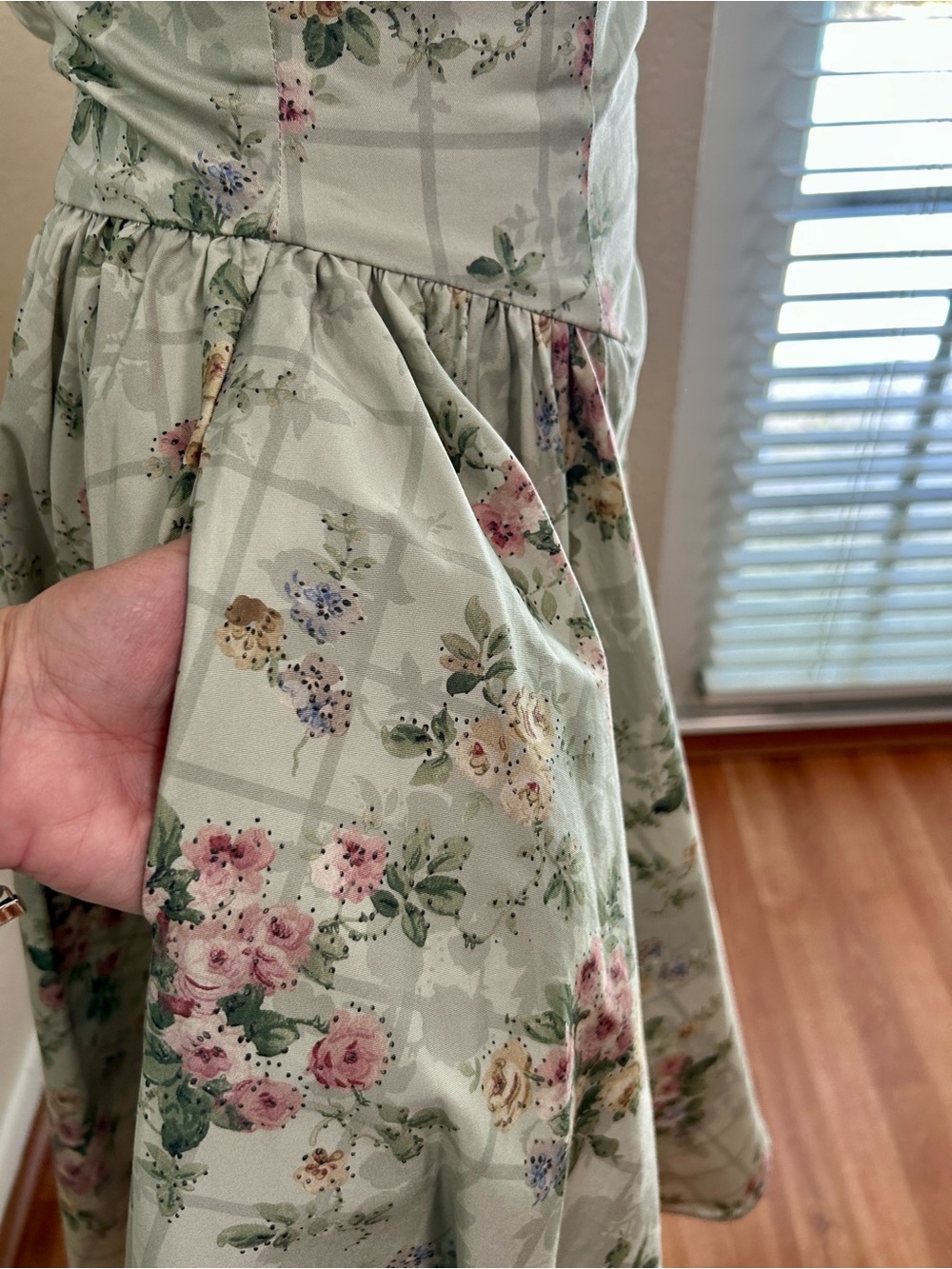 House of CB Samaria Mint Floral Midi Dress with Pink Blooms Size Small - Picture 6 of 11